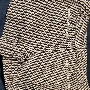 Geometric short shorts